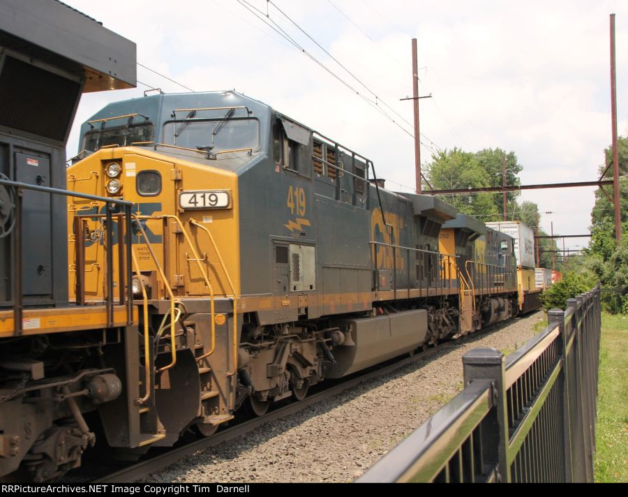 CSX 419 on Q158